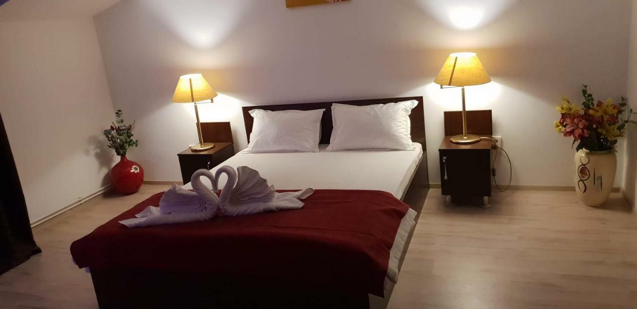 Casa Lions Hotel ทิมิชัวรา ภายนอก รูปภาพ